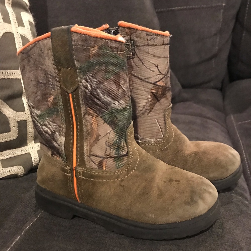 Boys boots